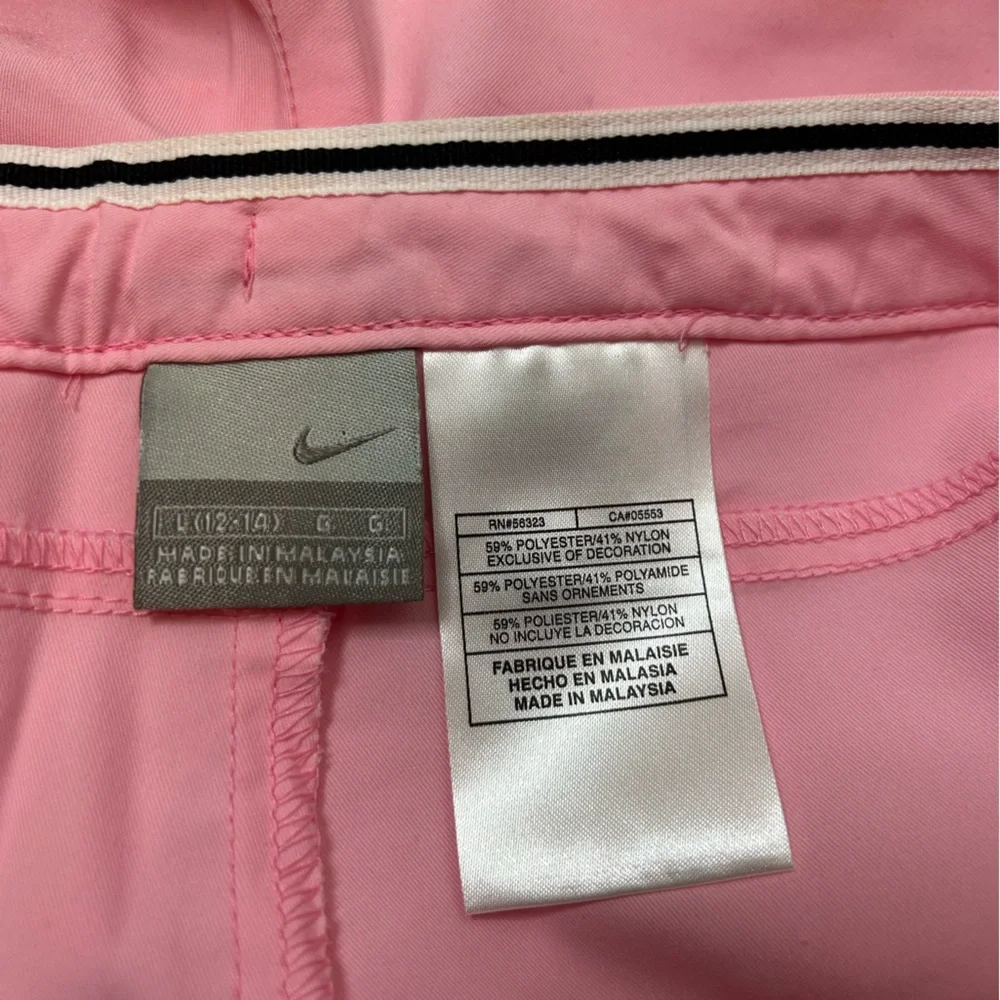 Nike Woman’s Vintage Pink‎ Shorts w/ Zipper Pockets Size L